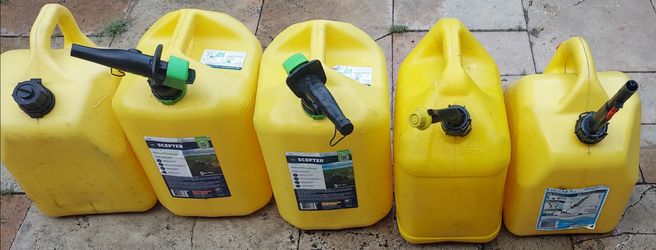 5 x Five Gallon Diesel Fuel Cans