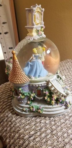 Disney Cinderella and Prince Musical Snow Globe (So this is love)