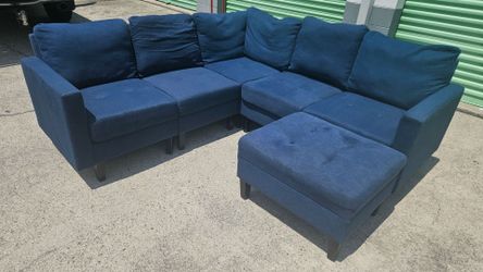 Blue Modular Sectional & Ottoman (Delivery Available 🚚)