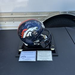 Denver Broncos 2004 Team Signed Riddell Full Size Helmet Terrell Davis Auto COA Display Case