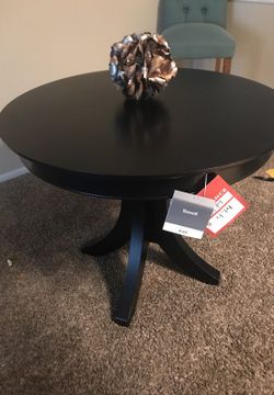 Bassett 36 in. Dinning table