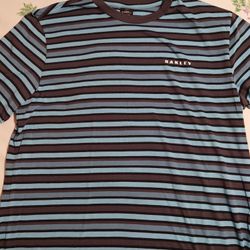 Oakley T shirt