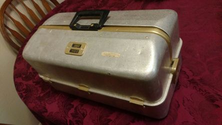 Vintage Fishing Tackle Box full of Tackle for Sale in Glendale, AZ - OfferUp