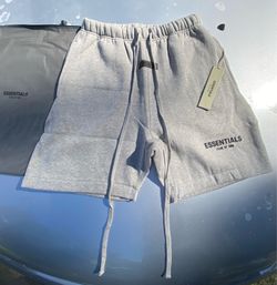 Essential Shorts Grey