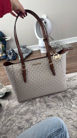 Michael Kors MK Signature Tote Bag