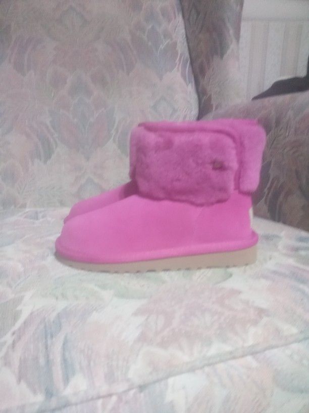 Girls UGGs Winter Boots Size 11