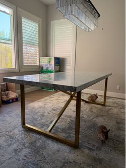 RH （restoration hardware）marble dinner table