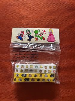 New Sealed Rare 2011 Club Nintendo Super Mario 2-Pack Yellow White Shoelace Sets