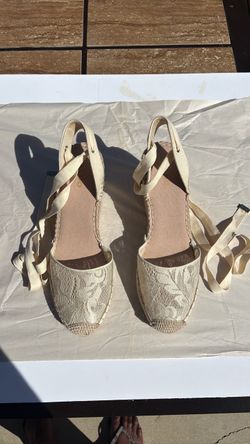 Ladies shoes