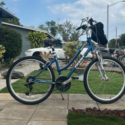 GIANT Sedona DX 24 speed used  Kenda Tires 26