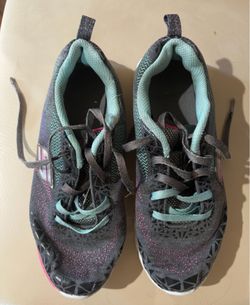 Girls Sketchers Sneakers Size 4