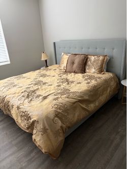 King size bed/with mattress