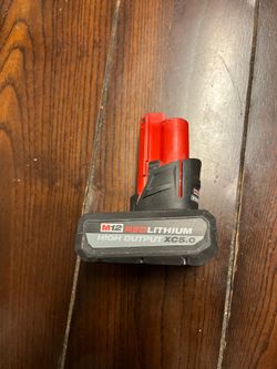 Milwaukee m12 high output 5.0ah $50 firme precio trabaja bien