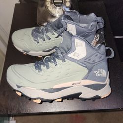 North Face VECTIV Exploris Mid FUTURELIGHT boots