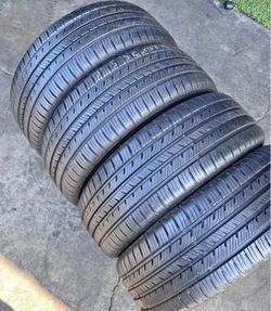Set 235/60-18 Falken con el 80% de vida