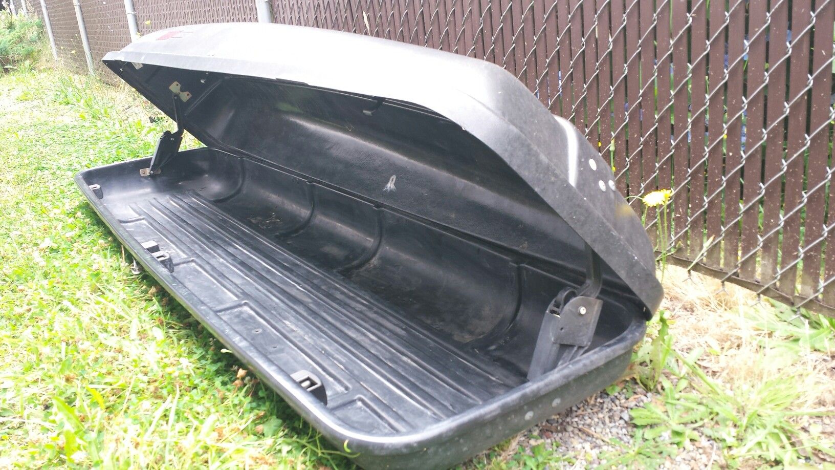 Yakima space booster 11 cu ft for Sale in Olympia, WA OfferUp