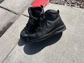 BOYS - NIKE Manoa Little Kids Boots 7Y