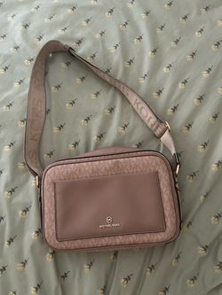 Micheal Kors Cross body bag