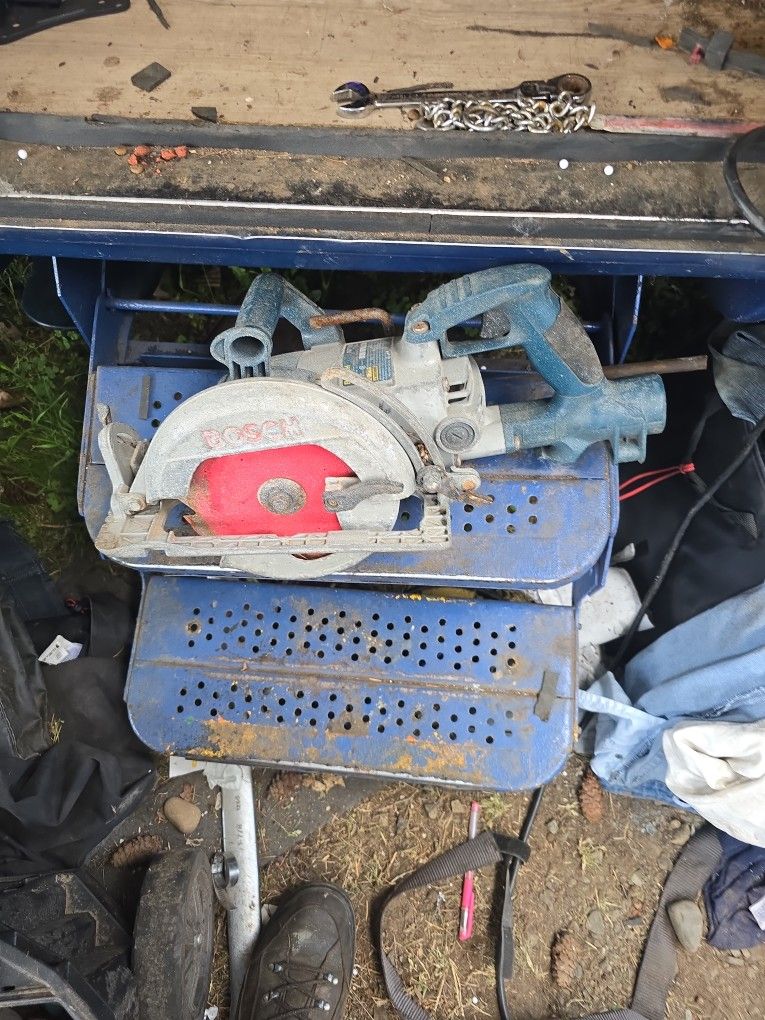 Bosch Worm Saw 1677md