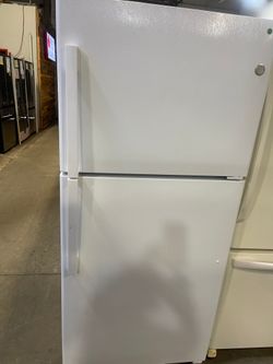 Clearance Refrigerators – Used & Dented, Warranty Included