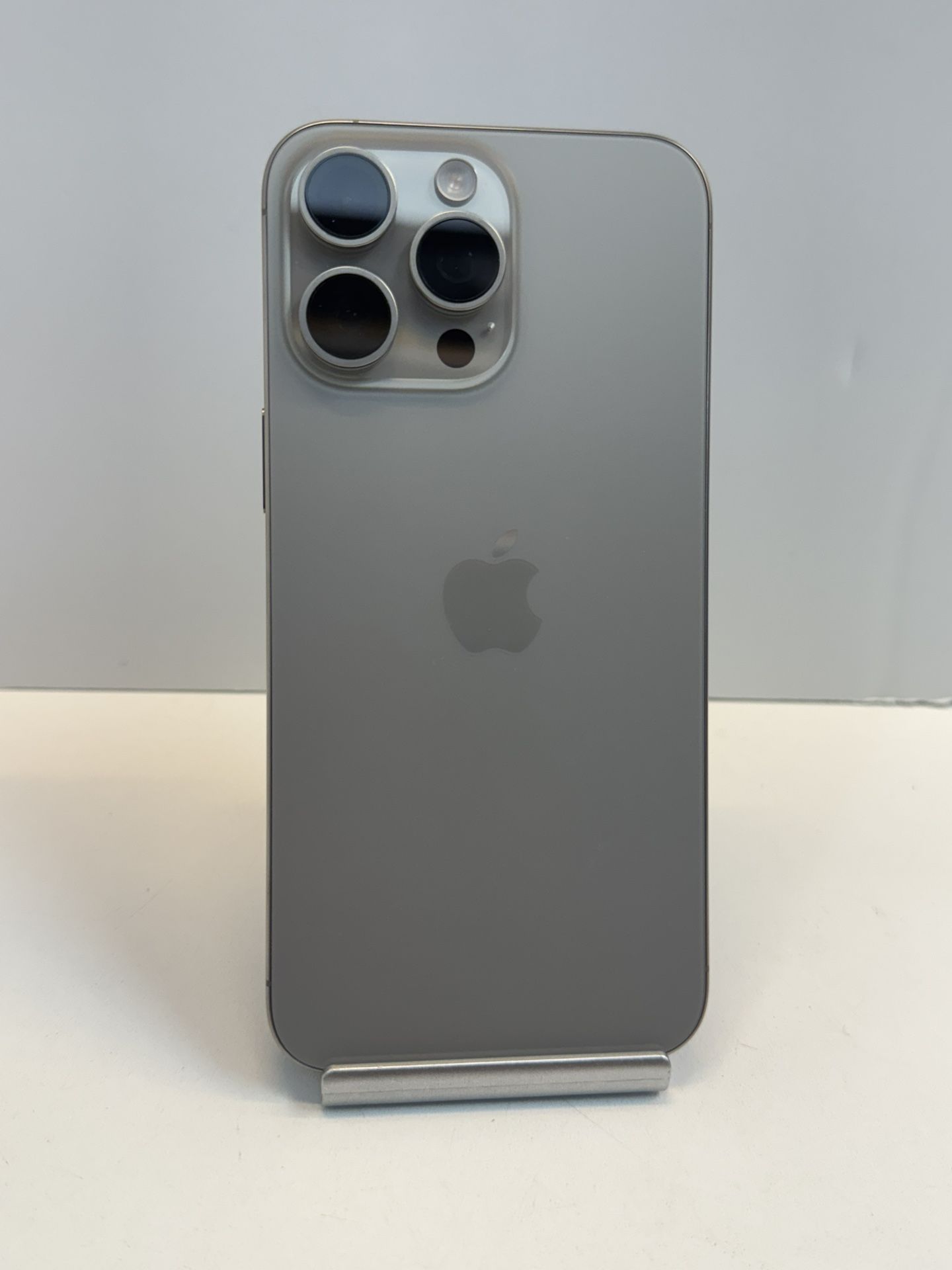 Apple iPhone 15 PRO MAX 256gb. ( Unlocked Cellphone )