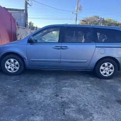 2006 Kia Sedona 