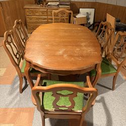 Solid wood vintage / antique dining table set with  6 chairs including 2 armchairs - OBO