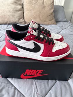 Jordan 1 Low Chicago OG size 9 Men