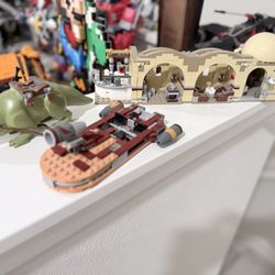 LEGO Star Wars set 75052: Mos Eisley Cantina