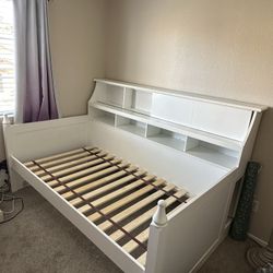 Free Twin Bed; Must Pick Up