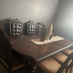 8 Chair Dinning Table