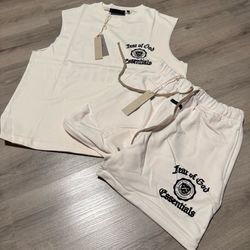Essentials, Size XL.