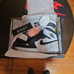 Air Jordan 1 Retro  9.5 mens