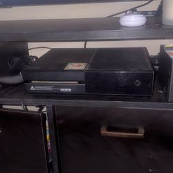 Used Xbox One 2 Controllers Selling As Is 