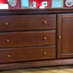 Free Changing Table