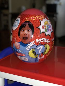 Ryan’s World Giant Mystery Egg