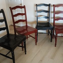 Chairs Wooden Ladder Back Dining Kitchen, Two Maroon, Two Black. ( DESCRIPTION  In Pics). Deer Vly 67th Ave 85310