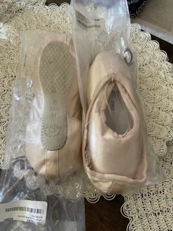 Ballet Pointe Shoes
