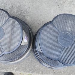 2 Sliding Step Stools