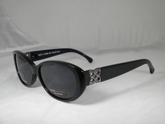BCBGMAXAZRIA Women's Sunglasses Tickled Black