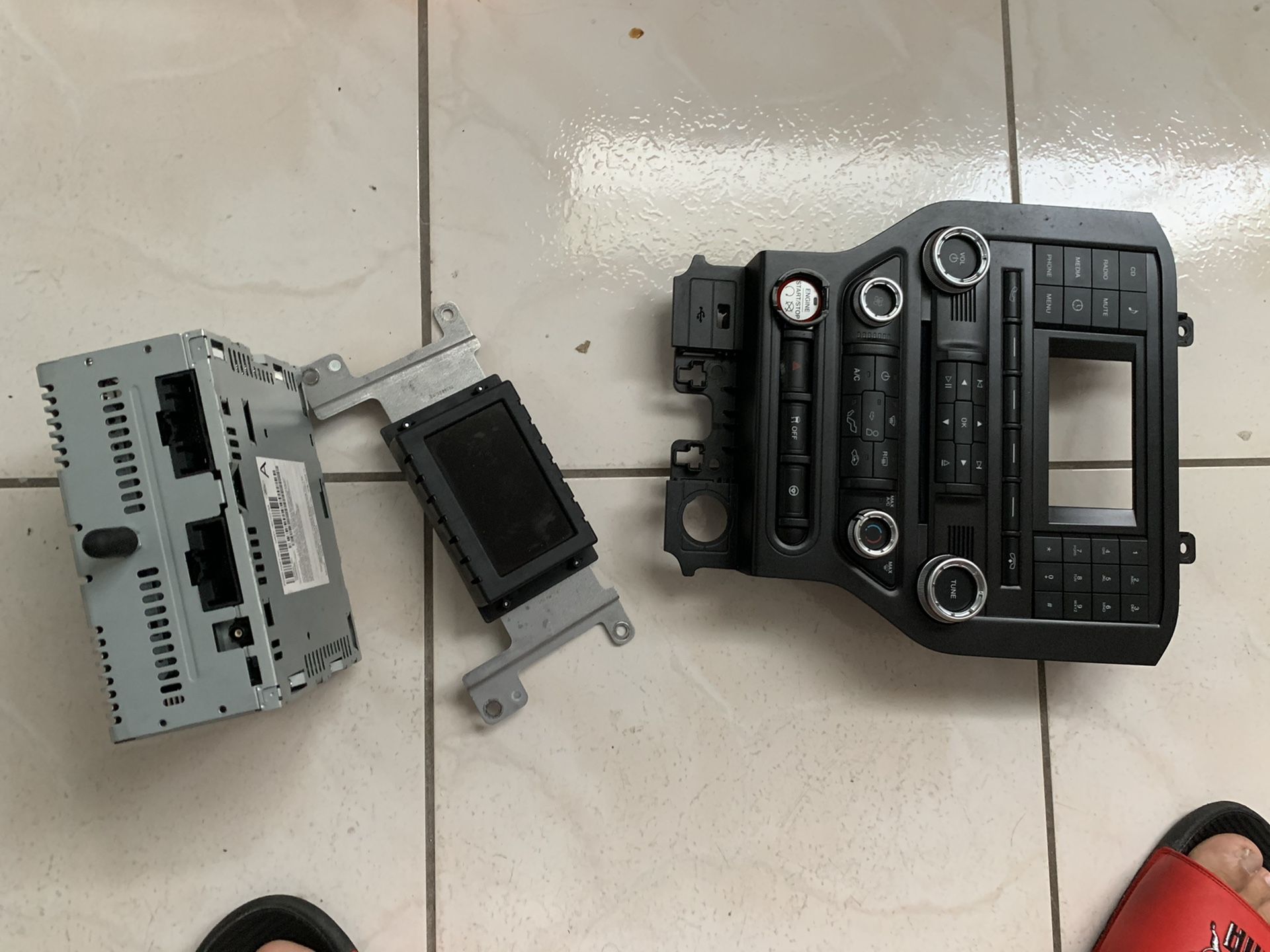 Mustang basic stereo system