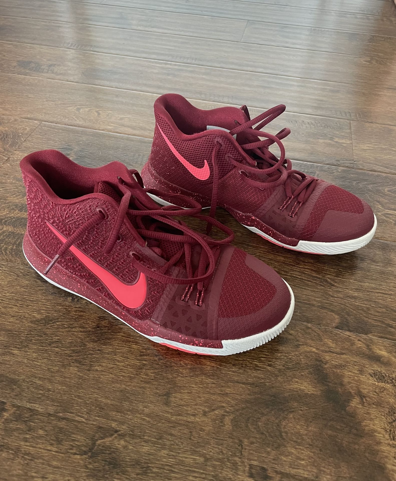 Nike Basketball Shoes - Kyrie 3