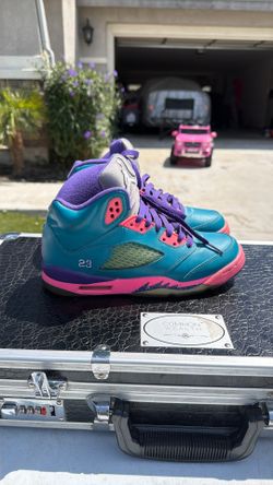 Jordan’s  size 5.5 youth