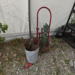 60 Lb Jackhammer With Dolly And Multiple Bits.  Uses Compressed Air. 