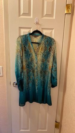 Long sleeve blouse green  in color
