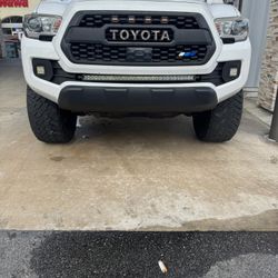 2019 Toyota Tacoma SR LED/DRL Headlights 