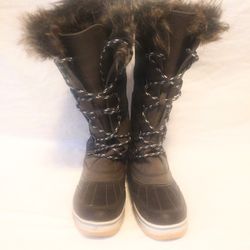 Fur-Lined Brown Winter Boots 