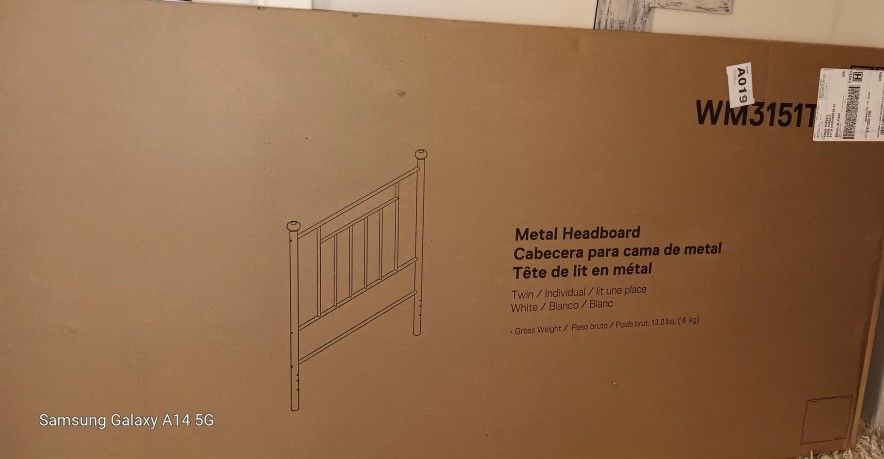 Twin Sz  White Metal Bed