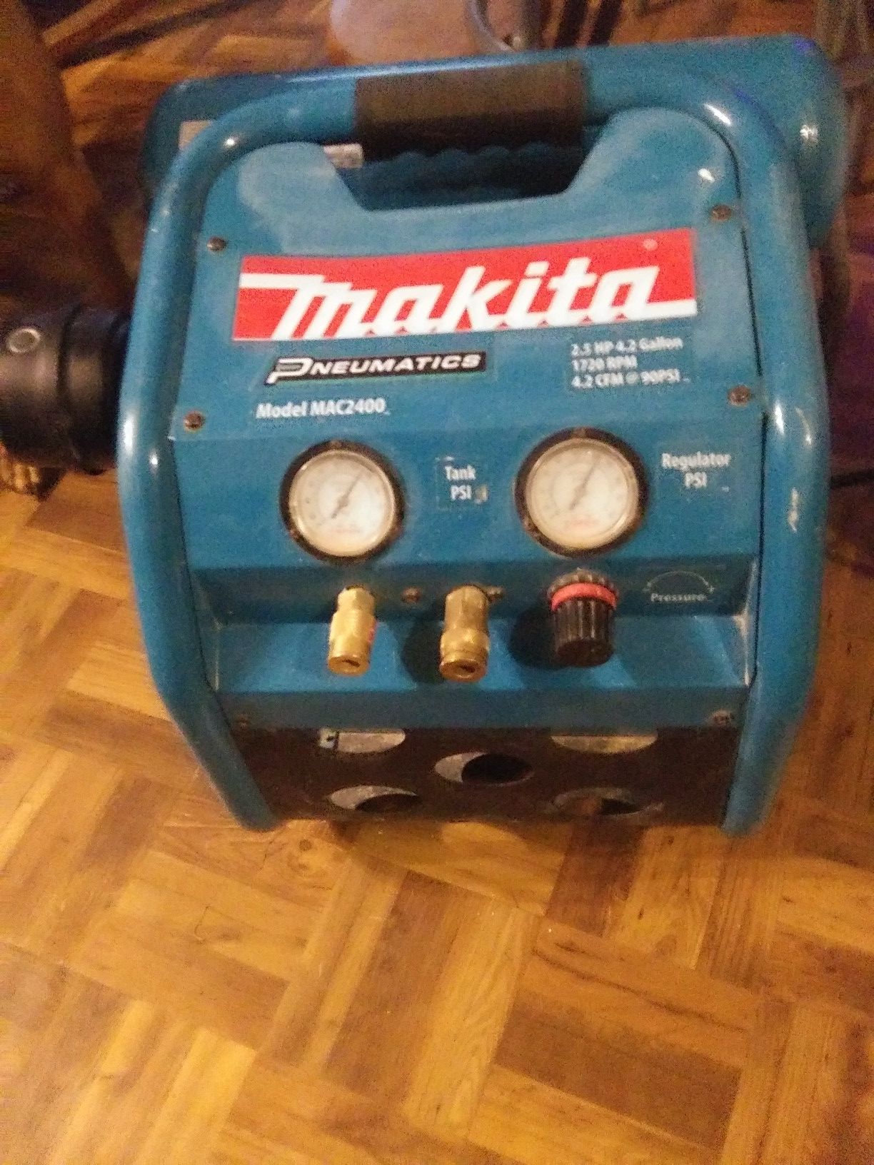 Makita double chamber air compressor