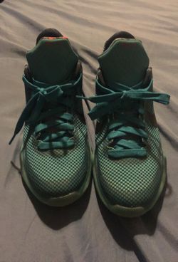 Kids Kobe basketball shoes